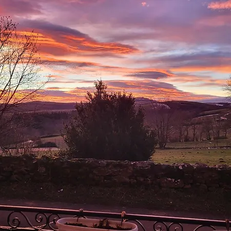 Au Bon Accueil 아파트 Bonnac (Cantal)